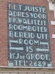 850616 Afbeelding van een oude, gerestaureerde muurreclame van boter- en kaashandel H.J. de Groot ('HET JUISTE ADRES ...
